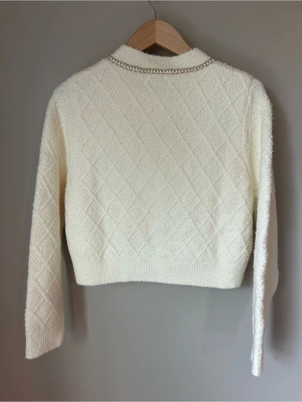 Urban Revivo Ivory Pearl Button Gold Trim Cropped Cardigan NWT S 🟫